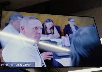 Si no lo pidió expresamente, tampoco lo ha frenado. El director del Metro, Adrián Rubalcava tiene su televisora en el interior del Sistema de Transporte Colectivo (STC) para promoción personal rumbo al 2030, pues aspira a ser candidato a jefe de Gobierno. FOTO: Pantalla del Metro ISA TV