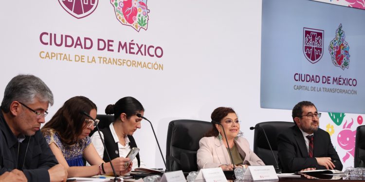 Aunque Clara Brugada lo quiera presentar como una política pública, la recuperación de 2 millones de metros cuadrados de suelo de conservación (equivalen apenas a 2 kilómetros cuadrados), anunciados por el Gobierno de la CDMX este jueves no le alcanzan para presentarlo como un gran logro. FOTO: Especial