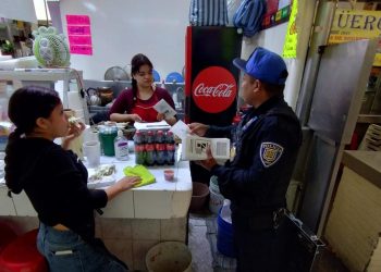 Elementos de la Dirección Ejecutiva de Seguridad Ciudadana  de la Alcaldía Azcapotzalco realizan recorridos al interior de mercados públicos de Azcapotzalco.