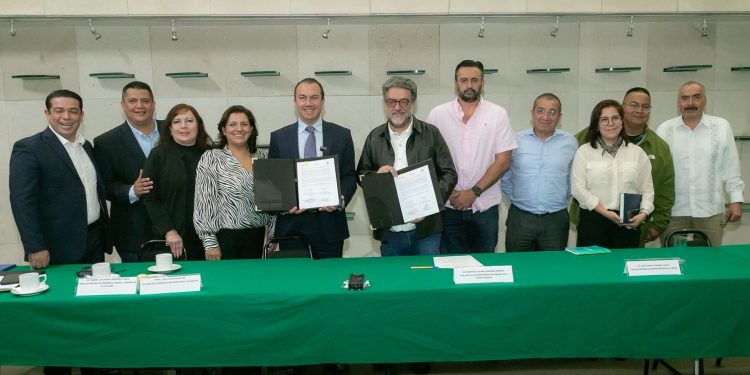 Preocupado en asegurar el acceso a una educación de alta calidad para la comunidad estudiantil de Cuajimalpa, el alcalde Carlos Orvañanos suscribió un acuerdo de colaboración con la Secretaría de Educación Pública federal, para impulsar proyectos a corto plazo.