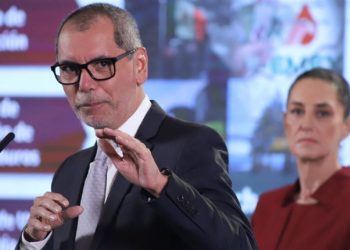 Muy mal cayó en Palacio Nacional la propuesta de diputados locales de Morena de crear una comisión especial para investigar cómo se erogaron los recursos del Fondo para la Reconstrucción autorizados para el Presupuesto de Egresos 2018 en la Ciudad de México, tras el terremoto de 2017. FOTO: Cuartoscuro