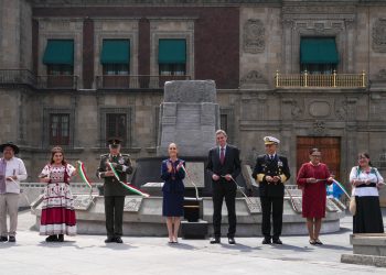 Al participar en la conmemoración de los 700 años de la Fundación de México-Tenochtitlán, la jefa de Gobierno, Clara Brugada Molina aseguró que el legado de la civilización mexica sigue vivo en la historia, la cultura y la memoria colectiva del pueblo mexicano. FOTO: Especial