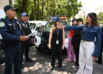La Alcaldesa de Cuauhtémoc, Alessandra Rojo de la Vega, supervisó en la primera sección de Tlatelolco un operativo conjunto de la Dirección General de Seguridad Ciudadana de la demarcación con la Subsecretaría de Control de Tránsito, enfocado en la recuperación de espacios públicos en Insurgentes Norte y Ricardo Flores Magón, así como en la seguridad de los habitantes del conjunto habitacional.