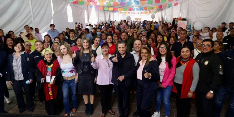 Al inaugurar la “Feria de Cooperativas 2025: Consume Local”, el alcalde Giovani Gutiérrez Aguilar subrayó que su gobierno trabaja sin colores y sin distingos para que todos puedan tener las mismas oportunidades. FOTOS: Especial