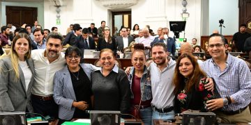 Así como hace unos meses el coordinador del PVEM, Jesús Sesma se la aplicó a su homóloga de Morena en el Congreso de la Ciudad de México, Xóchitl Bravo, este domingo le tocó a la presidenta saliente, Martha Ávila Ventura, a quien le bloqueó la designación de Sara Alicia Alvarado Avendaño para integrar el Pleno del Órgano de Administración Judicial, instancia de cinco integrantes del Poder Judicial de la CDMX. Al Congreso le toca designar a una. FOTO: Especial