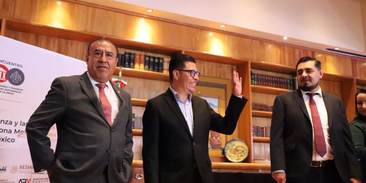 El presidente de la Comisión de Hacienda en el Congreso de la Ciudad de México, Pablo Trejo dijo que es necesaria la coordinación, integración y generación de recursos de la capital del país y sus tres entidades vecinas, Hidalgo, Morelos y Estado de México y para ello se planteó este martes, formalmente, la creación del Parlamento Metropolitano.