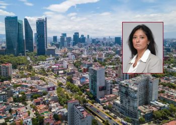 “En la Ciudad de México no hay lógica de planeación porque no existe planeación, la Constitución capitalina lo ordenó desde 2018, pero ya llevamos dos Jefas de Gobierno y no existe un Plan General de Desarrollo ni un Programa General de Ordenamiento Territorial”, cuestiona Mayela Delgadillo, integrante del Frente Ciudadano “Salvemos la Ciudad”. FOTOS: Cuartoscuro / Especial