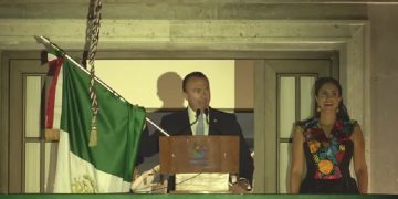 El alcalde de Cuajimalpa, Carlos Orvañanos Rea prefirió ser muy tradicional en las arengas del Grito de Independencia, ante unas 3 mil personas que se dieron cita en la explanada de la Alcaldía.