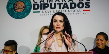 Desde la Cámara de Diputados, Morena ya perfiló a dos de sus diputadas como aspirantes para alcaldesas. En la bancada de Morena quisieron tumbar de la vicecoordinación a Gabriela Jiménez, pero el coordinador, Ricardo Monreal, prefirió inventarle una tercera vicecoordinación a Dolores Padierna. FOTO: Especial