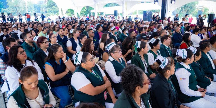 “Quiero convocar a la población a que se vacune, a toda la población de la Ciudad de México que se vacune contra el sarampión; de seis meses a 50 años de edad, hay vacunas suficientes para lograrlo”, enfatizó la mandataria capitalina ante funcionarios de Salud del gobierno federal y de la Ciudad de México”. FOTO: Especial