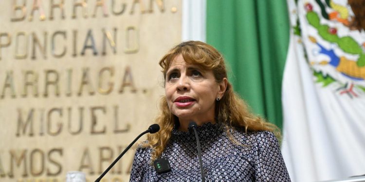En su intervención, la diputada Judith Vanegas Tapia (MORENA) indicó que la llegada del bolero cubano en los años 30 tuvo una importancia relevante en la capital, al incorporarlos a su identidad. FOTO: Especial