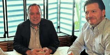 Con recursos del PRD Ciudad de México, emanados del erario, el hoy diputado federal de Morena, Víctor Hugo Lobo Román, contrató anuncios espectaculares en 2023 para promover su imagen, pues tenía el sueño guajiro de ser candidato de la oposición a la Jefatura de Gobierno. FOTO: X / @Jesus_ZambranoG