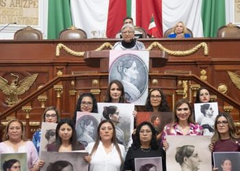 En una muestra de congruencia, para probar que la intención es verdaderamente de fondo, genealógica y no una moda, los diputados de Morena en el Congreso de la Ciudad de México deberían solicitar, –sólo para empezar–, que se modifique en la capital del país el nombre de más de 50 calles, avenidas, escuelas, centros educativos, museos, espacios culturales, plazas, monumentos, para sustituir “Josefa Ortiz de Domínguez” por “Josefa Ortiz Téllez Girón”. Tarea titánica. FOTO: Especial