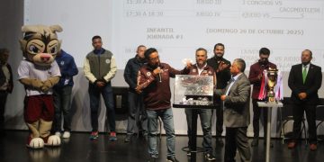 El alcalde, Fernando Mercado Guaida fue testigo de honor del sorteo de la Primera Copa Magdalena “Por La Paz”, torneo de fútbol que busca fortalecer el tejido social de la demarcación, inculcando en la juventud la cultura del deporte entre las y los jóvenes que practican esta actividad física. FOTOS: Especial