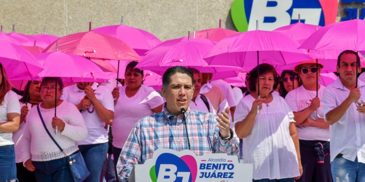 En el marco del Día Mundial de la Lucha contra el Cáncer de Mama, la alcaldía Benito Juárez realizó la jornada BJ Rosa por Amor a la Vida, en la cual, el alcalde Luis Mendoza destacó el compromiso que su administración tiene para generar acciones en beneficio de las mujeres que lamentablemente padecen esta enfermedad. FOTOS: Especial