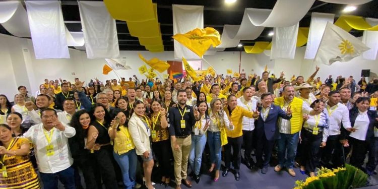 El bloque, llamado por algunos como el G8, dejó en claro este sábado que se deslinda de los partidos de derecha y de los dirigentes del pasado. FOTOS: Especial