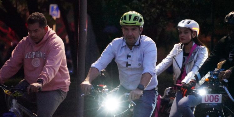 Tabe encabeza rodada nocturna en Panteón Civil de Dolores