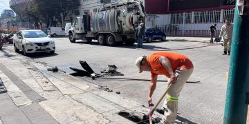 Con el firme compromiso de conservar calles seguras, funcionales y con una imagen urbana digna, el gobierno de la alcaldía Benito Juárez, encabezado por el alcalde Luis Mendoza, llevó a cabo una mega jornada de Servicios Urbanos en la colonia Ciudad de los Deportes.