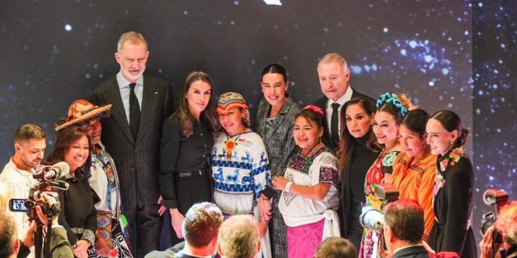 Tras casi 7 años de la publicación de la carta donde el gobierno de México pidió al Reino de España que ofreciera disculpas por lo ocurrido durante “La Conquista”, este jueves autoridades de ambos países se estrecharon la mano en la FITUR 2026. FOTOS: El Independiente / CDMX Magacín