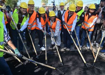 Desde que inició su gestión, la jefa de Gobierno, Clara Brugada Molina ha expresado más promesas que acciones para afrontar el que se ha convertido en un grave problema en la Ciudad de México: cientos de miles de baches en avenidas principales, que su administración tiene la responsabilidad de mantener en buen estado. FOTO: Especial