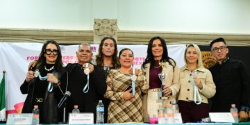 La iniciativa se inspira en la historia del futbolista Justin Fashanu, primer jugador profesional en declarar públicamente su homosexualidad, cuya experiencia evidenció los prejuicios estructurales que persisten en el deporte y la urgencia de generar cambios culturales profundos. FOTO: Especial