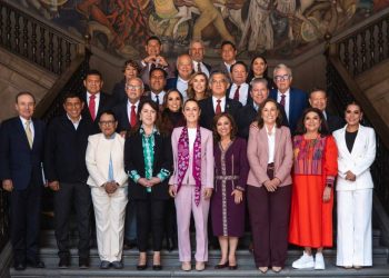 Lo que al final se decida en el tema de la fecha de realización de la consulta de revocación de mandato presidencial en la reforma electoral será la base política y jurídica para lo que se tenga que legislar en consecuencia en la carta magna de los estados de la República y por supuesto la Ciudad de México. FOTO: Especial