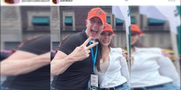 FOTO: Facebook Joana Marlen Bautista. Contexto: en la concentración por el primer año del inicio del Gobierno de Claudia Sheinbaum.