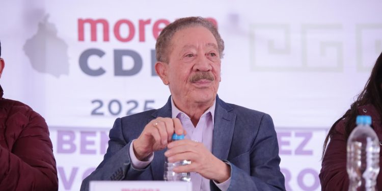 Ante la falta de liderazgo en la dirigencia su partido en la Ciudad de México, los diputados de Morena en el Congreso capitalino han tenido que sustituir esa inacción de su presidente formal, Héctor Díaz Polanco, quien está borrado de los medios y la opinión pública, al parecer por una decisión propia.