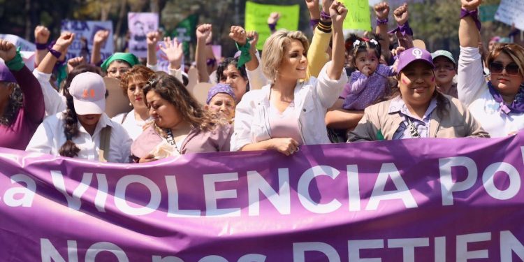 En un mensaje público, la también coordinadora de los diputados del PRD en el Congreso de la Ciudad de México conmemoró así el Día Internacional de la mujer, fecha mundial para recordar la lucha histórica de las mujeres por la igualdad de derechos, la justicia, la paz y el desarrollo. FOTO: Facebook Nora Arias