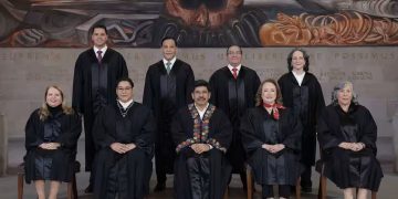 Sin embargo, en esta ocasión Morena controla en absoluto a los nueve ministros de la Suprema Corte, por lo que un escenario probable sería que le validarían su reforma, a pesar de que se atropellara la Constitución, lo que se estaría un precedente absolutamente nefasto y dañino para el respeto al Estado de derecho en el país. FOTO: Especial