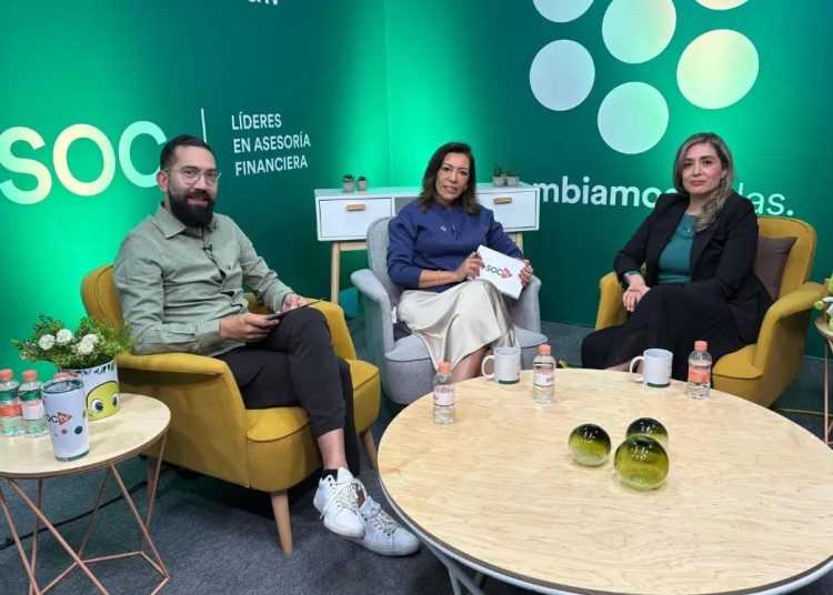 Durante una conversación en SOC TV, Nadxielly Munguía, directora de Procesos Digitales Hipotecarios de Santander, explicó cómo la digitalización ha permitido evolucionar el proceso de autorización de un crédito hipotecario, uno de los trámites financieros tradicionalmente más complejos para los usuarios.