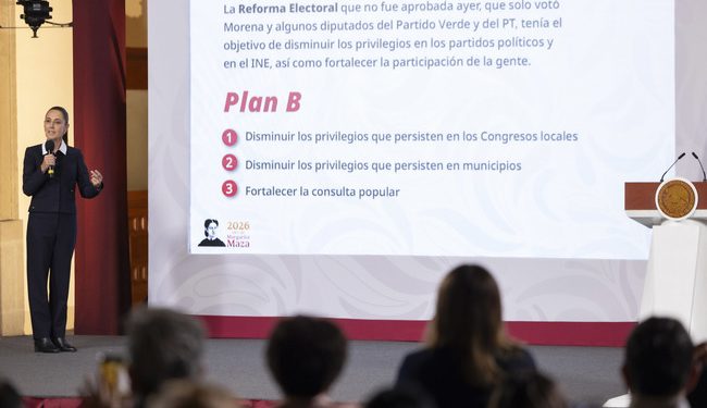 Al perfilar el “Plan B” de su reforma electoral, la presidenta Claudia Sheinbaum dejó entrever que ahora sí va por la extinción de los Organismos Públicos Locales Electorales (OPLES), con lo que otra vez se revive la posibilidad de que desaparezca el Instituto Electoral de la Ciudad de México (IECM). FOTO: Especial