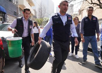 Tabe retira cachivaches en calles de Miguel Hidalgo