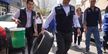 Tabe retira cachivaches en calles de Miguel Hidalgo