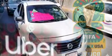 En las próximas semanas, el Gobierno Federal, de la mano con el de la Ciudad de México tendrán que resolver una encrucijada: quedar bien con los abusivos taxis del aeropuerto Benito Juárez de la capital o quedar bien y cumplir el convenio con la FIFA, permitiendo que los abusivos taxis de aplicación, Uber, puedan recoger pasaje en la terminal aérea, donde es zona federal limitada. FOTO: X / @porktendencia - Edición IA Gemini