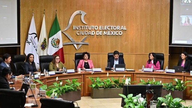 Tal parece que cuatro de los siete consejeros del Instituto Electoral de la Ciudad de México (IECM) gustan de los juegos de azar y por eso compraron boleto para la tómbola, a ver si hacen la chica y salen premiados con el nombramiento de consejeros del INE. FOTO: Especial