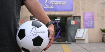 El INE incurrió en lo que podría ser una doble violación a la Ley, cuya actuación debería ser revisada de oficio por la Fiscalía Especializada Para la Atención de Delitos Electorales (FEPADE) y la Secretaría de Gobernación (SEGOB), que encabeza Rosa Icela Rodríguez.