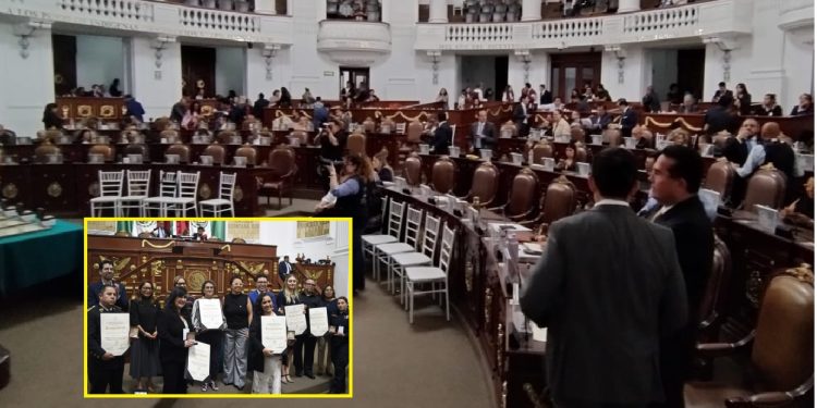 Pero hay tristes y lamentables excepciones, como el caso del Congreso de la Ciudad de México, donde no se les dio preferencia, a pesar de que ahí se crean las leyes. Este martes, en el Palacio de Donceles, los legisladores entregaron 84 medallas al Mérito en diferentes disciplinas, actividades profesionales y causas sociales. En total 13 diferentes áreas. FOTO: CDMX Magacín / Especial