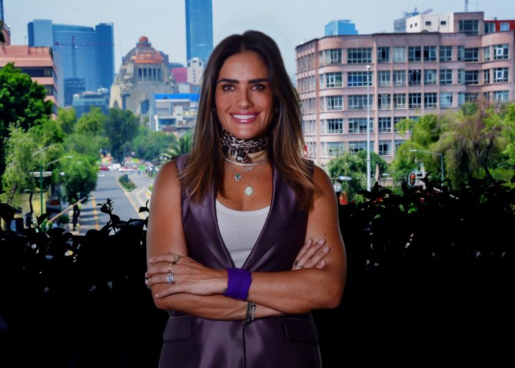 En entrevista con Magacín CDMX, Rojo de la Vega revela que en el caso de la Ciudad de México, con la jefa de Gobierno, Clara Brugada, la relación ha mejorado, partiendo de la premisa de que “coordinación no es subordinación y lo que sea que mejore la vida de la gente de Cuauhtémoc siempre van a contar conmigo. FOTOS: Víctor Ávalos / Magacín CDMX