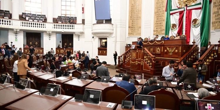 Seguramente van a estar presentes como disco rayado los ataques de “narcopartido”, “traidores a la patria”, “cartel inmobiliario”, temas candentes y buenos pa' polemizar en redes sociales, pero que no aportan nada en este tipo de comparecencias, porque no aportan nada. Lo veremos. FOTO: Especial