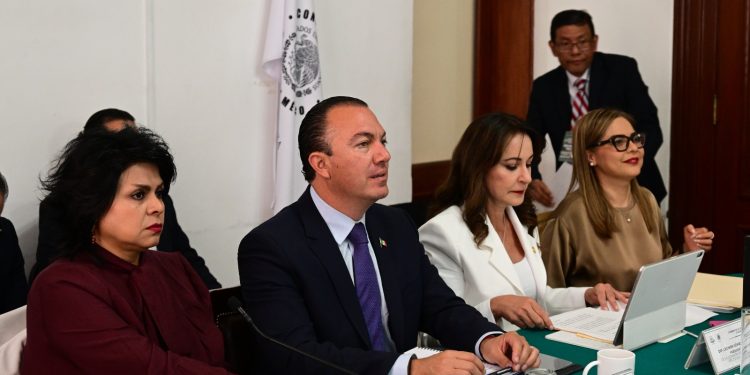 Nos afirman diputados de Morena que el alcalde de Cuajimalpa, Carlos Orvañanos, del PAN, los dejó muy satisfechos con las respuestas que dio a sus cuestionamientos y que prácticamente no les quedó a deber ninguna información. FOTO: Especial