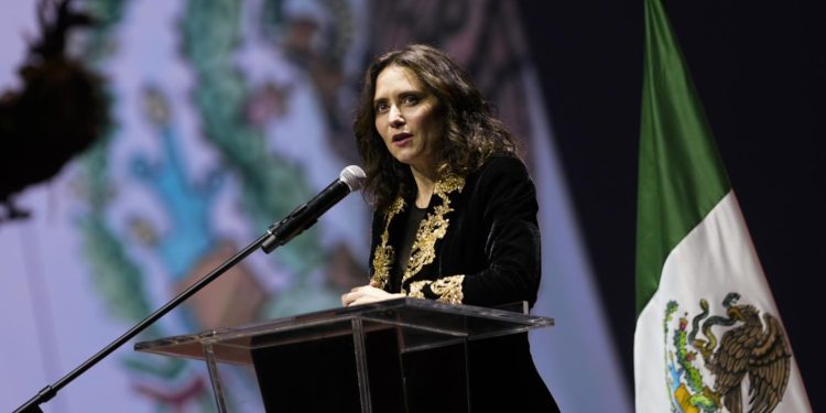 No hay buen parangón, pero sí pueden plantearse otras figuras imaginativas del agravio contra los mexicanos por parte de la presidenta de la Comunidad de Madrid, España, Isabel Díaz Ayuso. FOTO: Especial