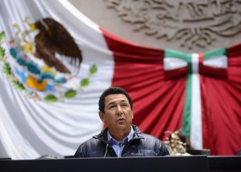 El fuego que encendió el diputado federal Mario López Hernández al acusar —sin pruebas— a cuadros de Morena de formar parte de una red de huachicol fiscal en Tamaulipas ya tuvo una primera respuesta: su propio partido decidió marcar distancia y dejar claro que no forma parte de sus filas.