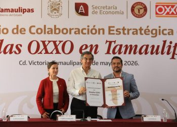 Al atestiguar el anuncio de inversión por 300 millones de pesos y la apertura de 60 nuevas tiendas de la cadena OXXO en el estado -que generarán 450 empleos directos-, el gobernador de Tamaulipas, Américo Villarreal Anaya, sostuvo que esta decisión refleja la confianza de las empresas en las condiciones de desarrollo y seguridad que hay en la entidad. FOTO: Especial